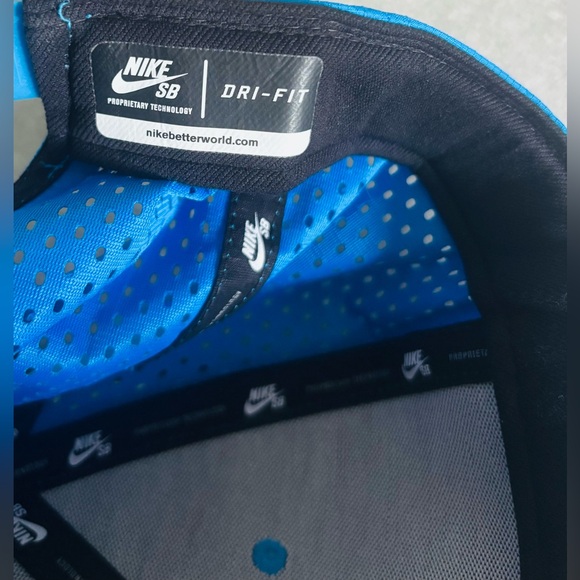 Nike SB Performance Pro Dri-FIT Trucker Hat - Picture 6 of 7